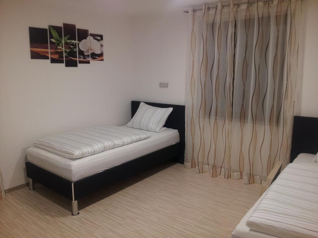 Ferienwohnung Mueller Кенцинген Экстерьер фото