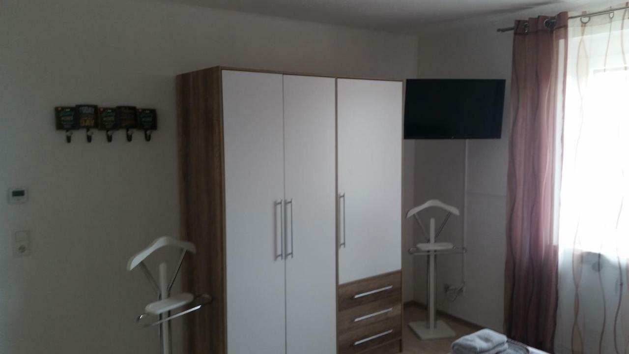 Ferienwohnung Mueller Кенцинген Экстерьер фото